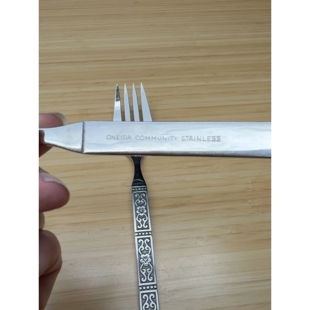 Oneida Isabella Cold Meat Serving Forks Lot of 2 Community Stainless 8.5